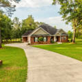 how to Blend Modern Upgrades with Heritage Features in Acreage Homes
